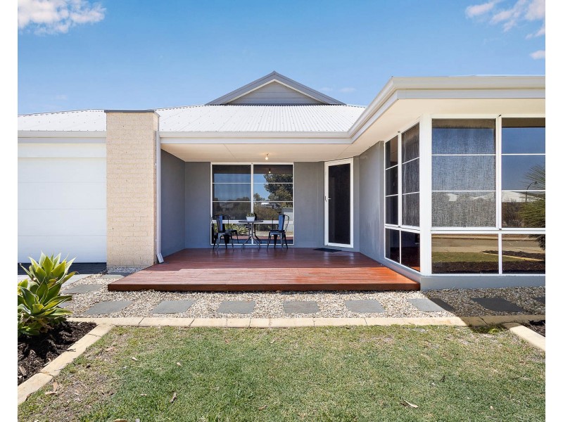 4 VASSE GARDENS, Ellenbrook WA 6069