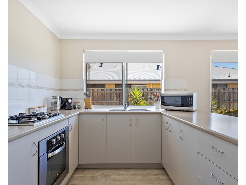4 VASSE GARDENS, Ellenbrook WA 6069