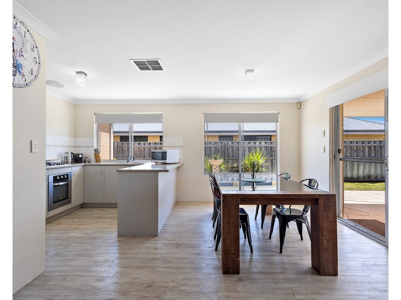 4 VASSE GARDENS, Ellenbrook WA 6069