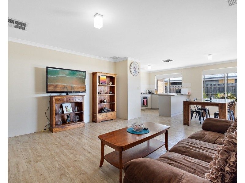 4 VASSE GARDENS, Ellenbrook WA 6069