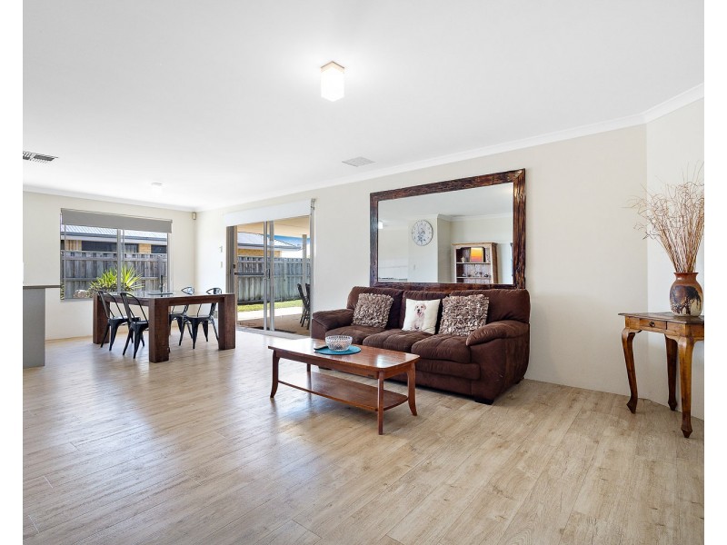 4 VASSE GARDENS, Ellenbrook WA 6069