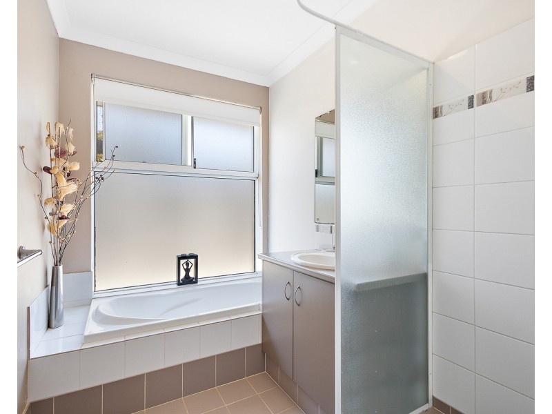 4 VASSE GARDENS, Ellenbrook WA 6069