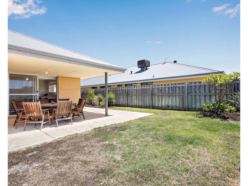 4 VASSE GARDENS, Ellenbrook WA 6069
