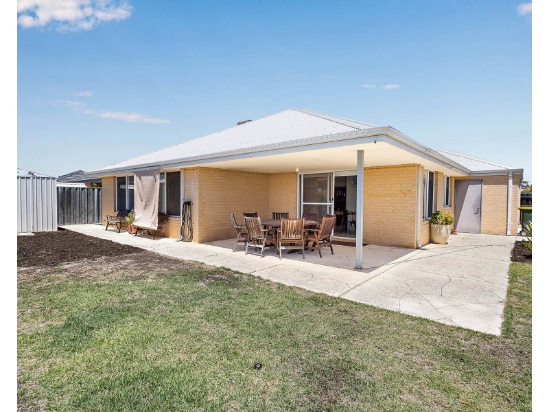 4 VASSE GARDENS, Ellenbrook WA 6069