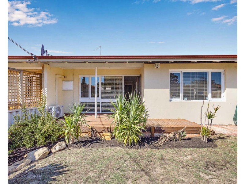 8B GOLDERS WAY, Girrawheen WA 6064