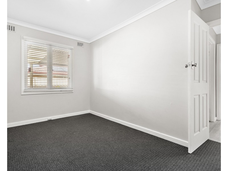 8B GOLDERS WAY, Girrawheen WA 6064