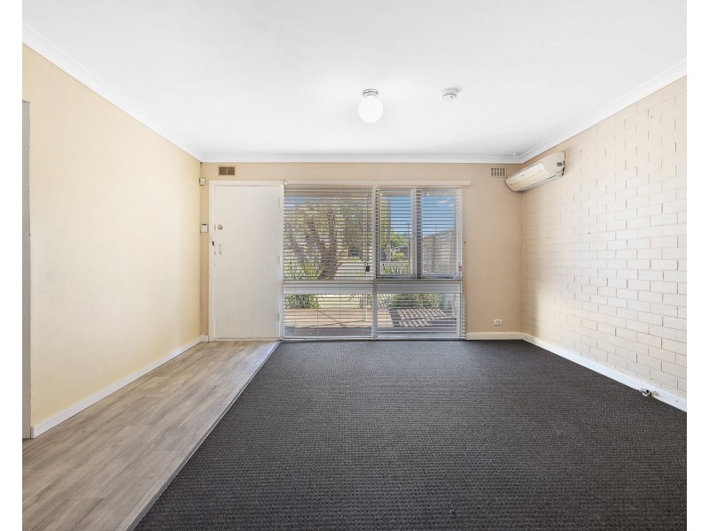8B GOLDERS WAY, Girrawheen WA 6064