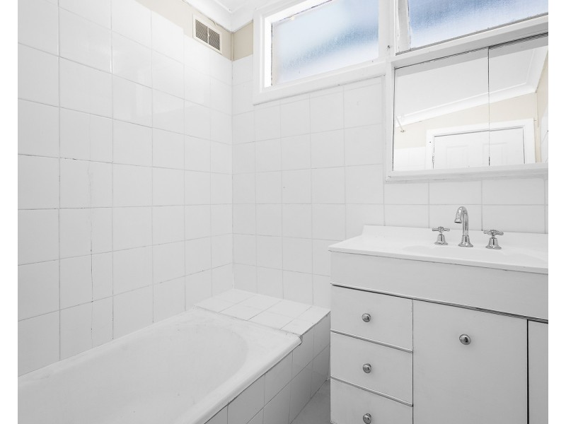8B GOLDERS WAY, Girrawheen WA 6064