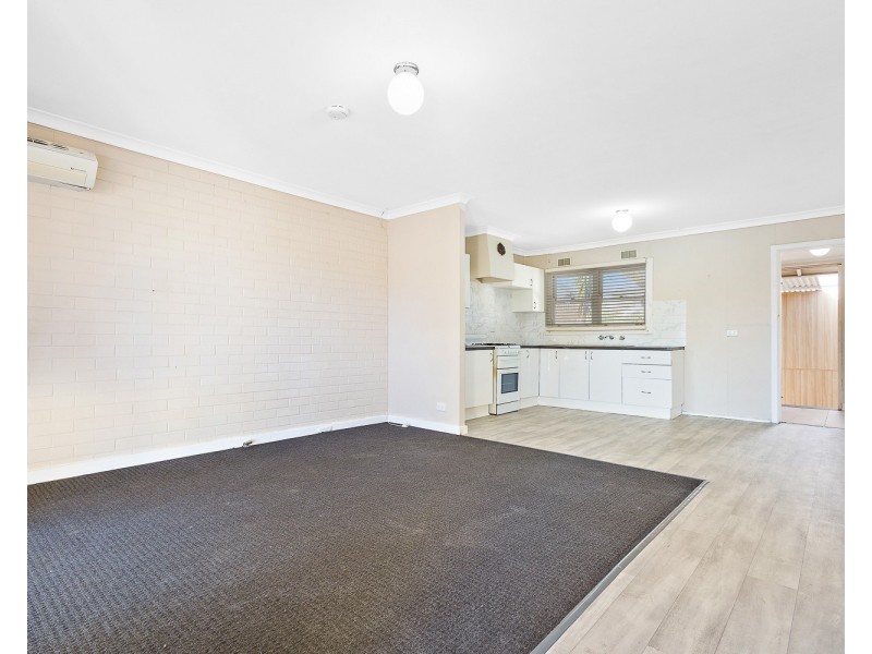 8B GOLDERS WAY, Girrawheen WA 6064