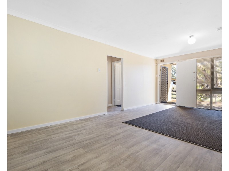8B GOLDERS WAY, Girrawheen WA 6064