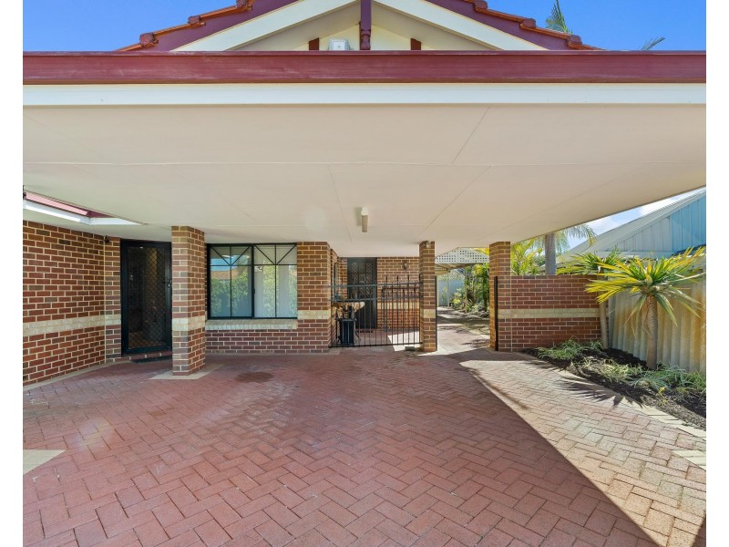 8 BLUE GROVE, Alexander Heights WA 6064