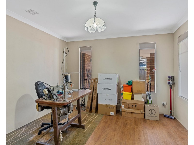 8 BLUE GROVE, Alexander Heights WA 6064