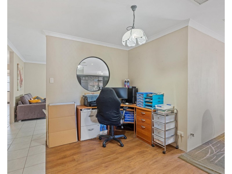 8 BLUE GROVE, Alexander Heights WA 6064