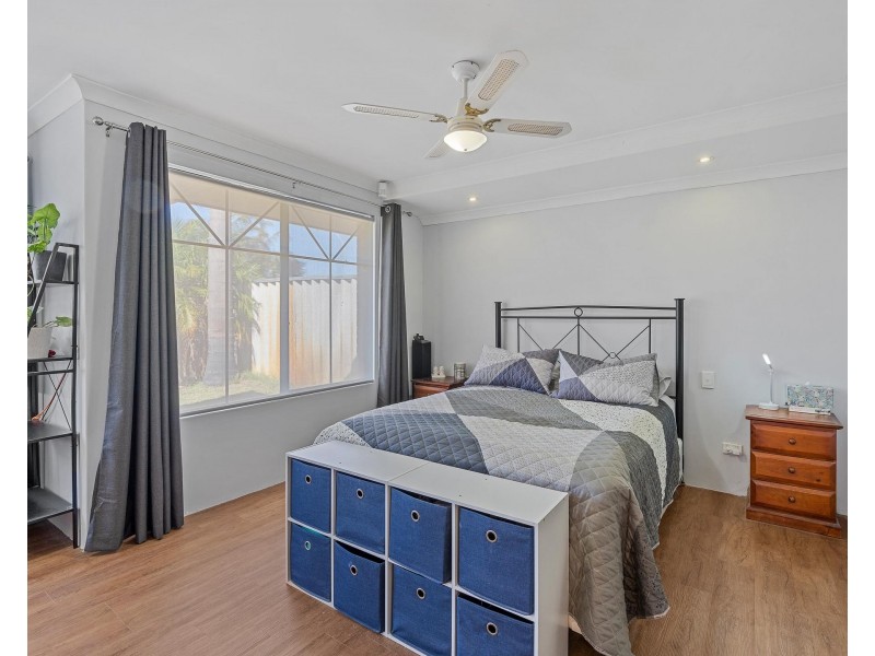 8 BLUE GROVE, Alexander Heights WA 6064