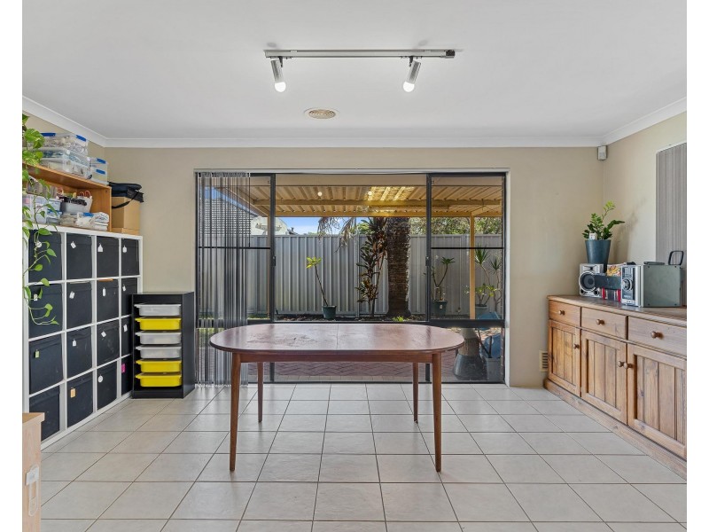 8 BLUE GROVE, Alexander Heights WA 6064