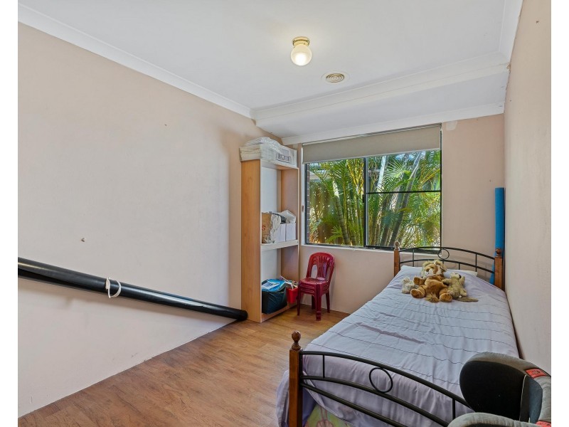 8 BLUE GROVE, Alexander Heights WA 6064