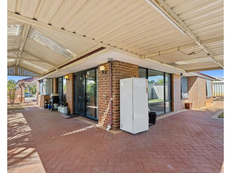 8 BLUE GROVE, Alexander Heights WA 6064