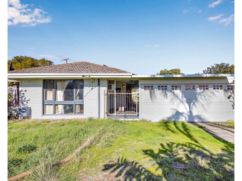 6 CHATAWAY ROAD, Girrawheen WA 6064
