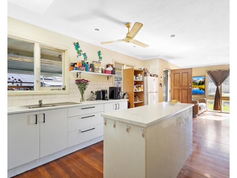 6 CHATAWAY ROAD, Girrawheen WA 6064