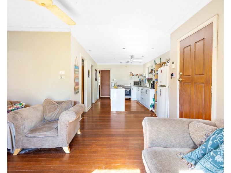 6 CHATAWAY ROAD, Girrawheen WA 6064