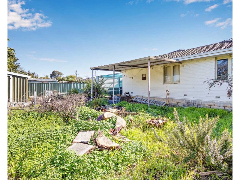 6 CHATAWAY ROAD, Girrawheen WA 6064