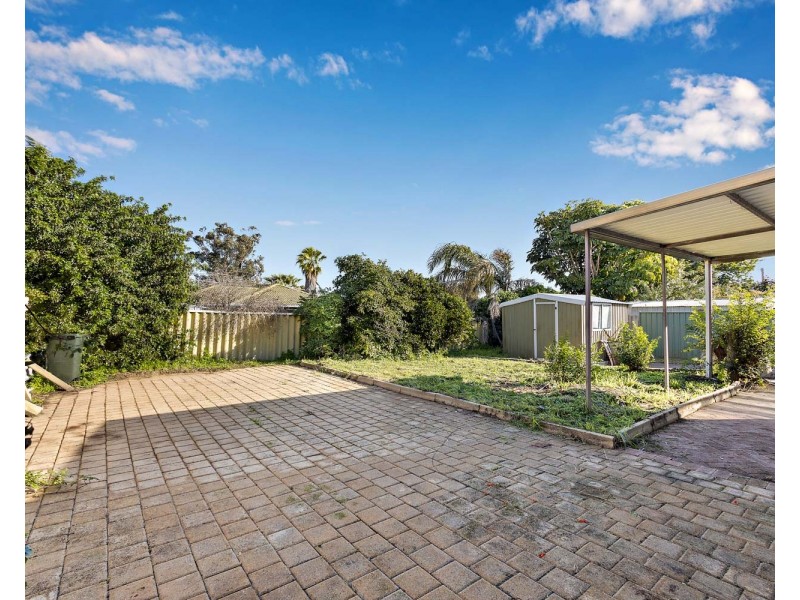 6 CHATAWAY ROAD, Girrawheen WA 6064
