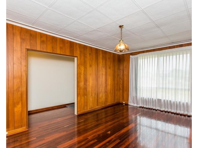 11 WAVERLEY PLACE, Dianella WA 6059