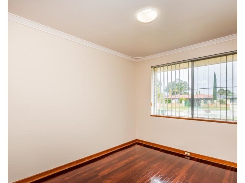 11 WAVERLEY PLACE, Dianella WA 6059