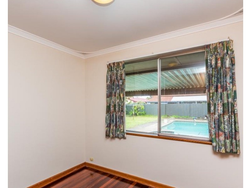11 WAVERLEY PLACE, Dianella WA 6059
