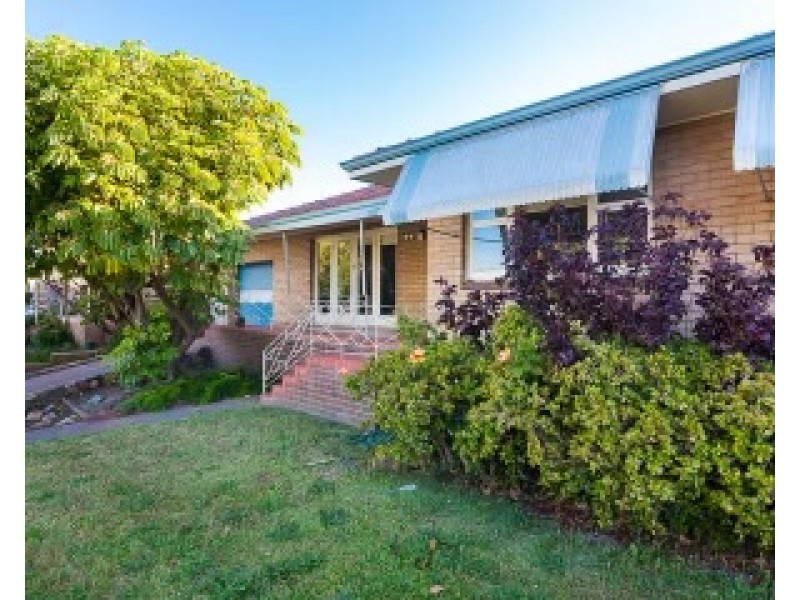 471 Grand Promenade, Dianella WA 6059