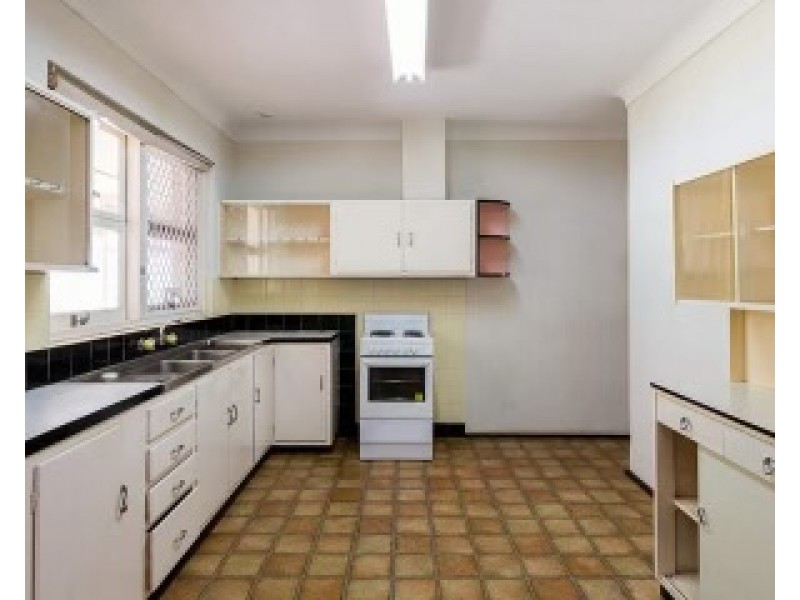 471 Grand Promenade, Dianella WA 6059