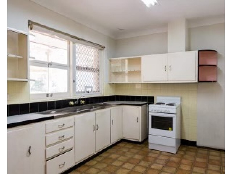 471 Grand Promenade, Dianella WA 6059