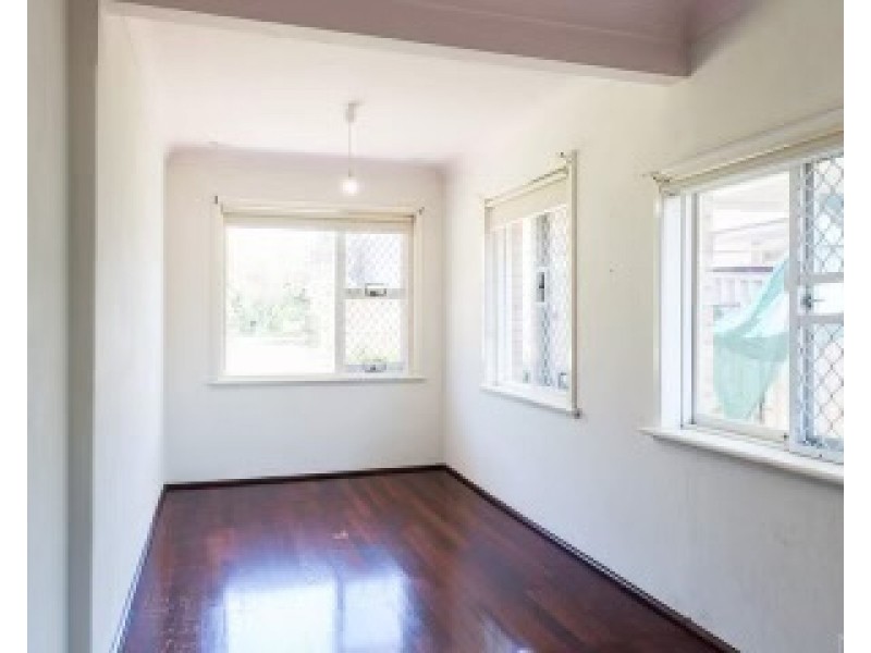 471 Grand Promenade, Dianella WA 6059