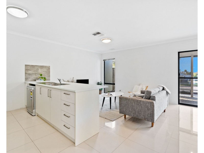 131 Bordeaux Lane, Ellenbrook WA 6069