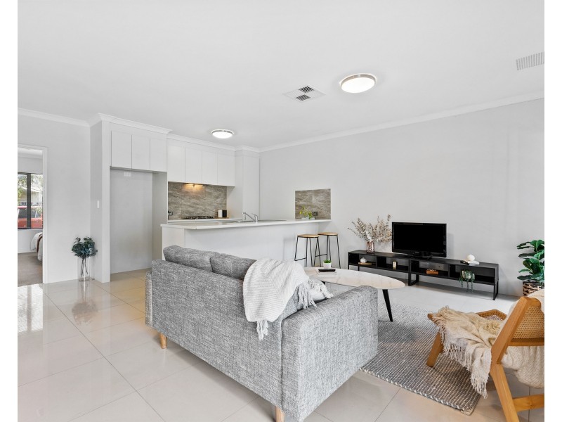 131 Bordeaux Lane, Ellenbrook WA 6069