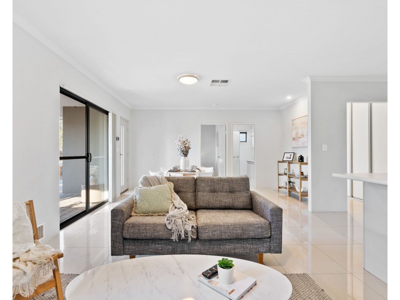 131 Bordeaux Lane, Ellenbrook WA 6069