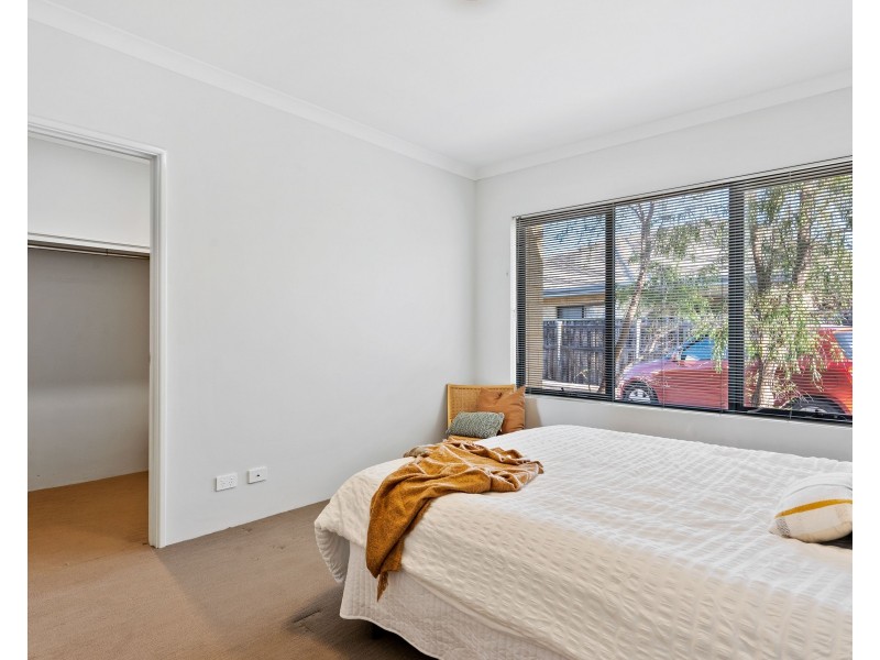 131 Bordeaux Lane, Ellenbrook WA 6069