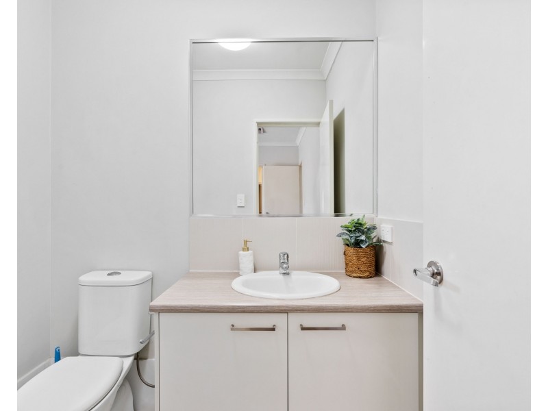 131 Bordeaux Lane, Ellenbrook WA 6069