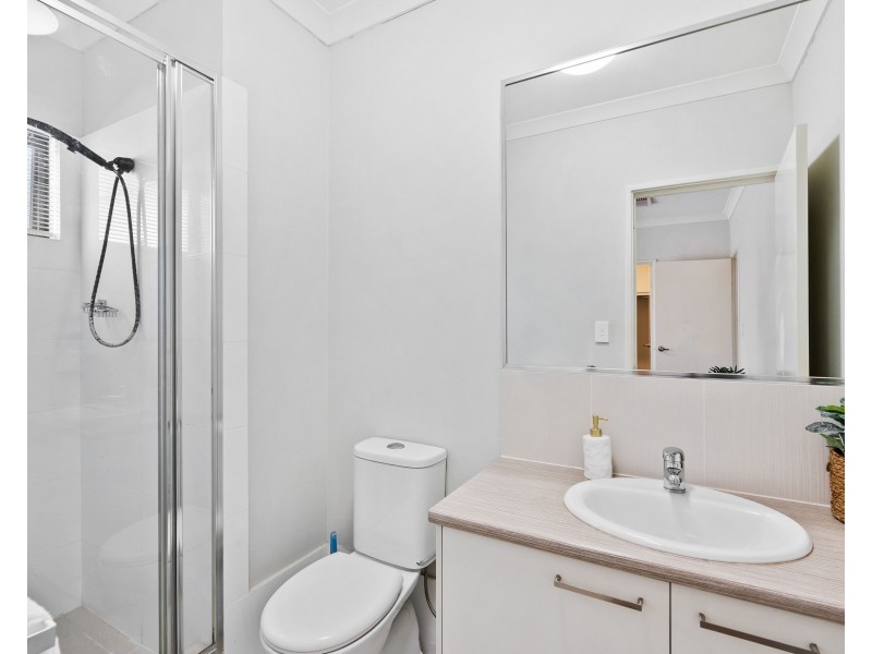 131 Bordeaux Lane, Ellenbrook WA 6069