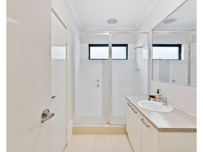 131 Bordeaux Lane, Ellenbrook WA 6069