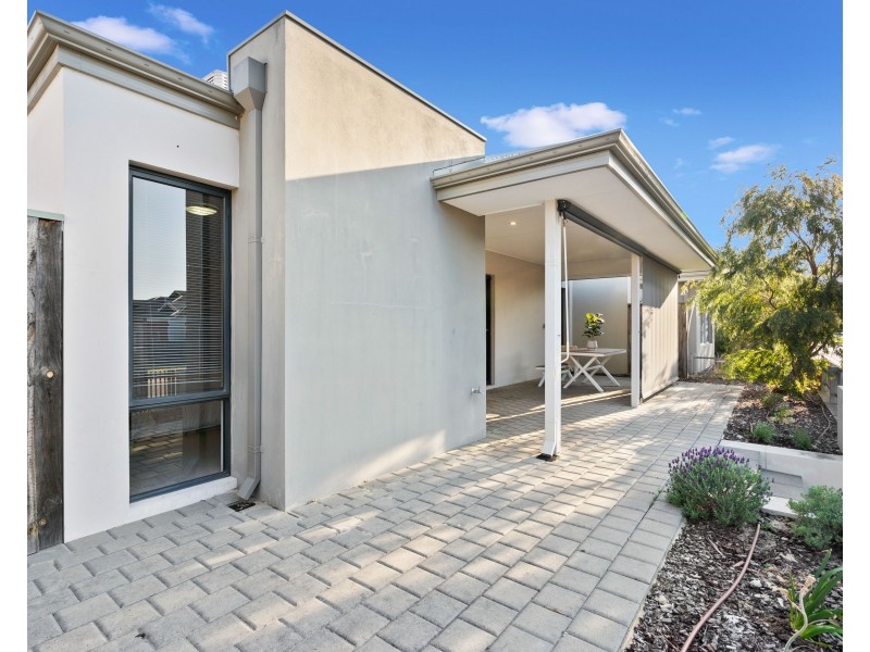 131 Bordeaux Lane, Ellenbrook WA 6069