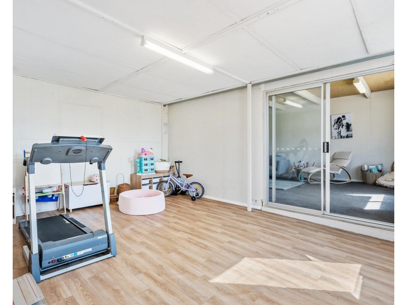 11 Casserley Avenue, Girrawheen WA 6064