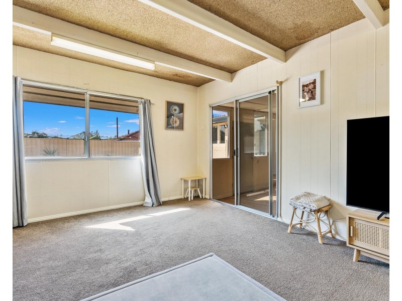 11 Casserley Avenue, Girrawheen WA 6064