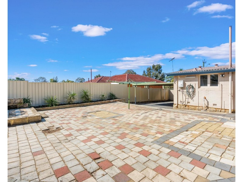 11 Casserley Avenue, Girrawheen WA 6064