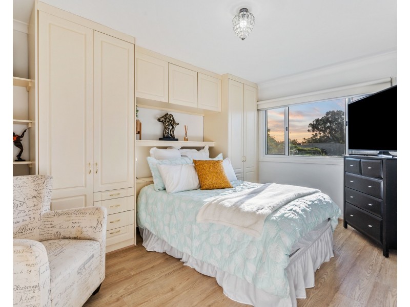 13D Shalford Way, Girrawheen WA 6064