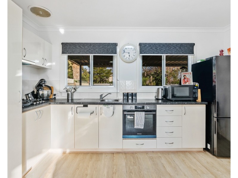 13D Shalford Way, Girrawheen WA 6064