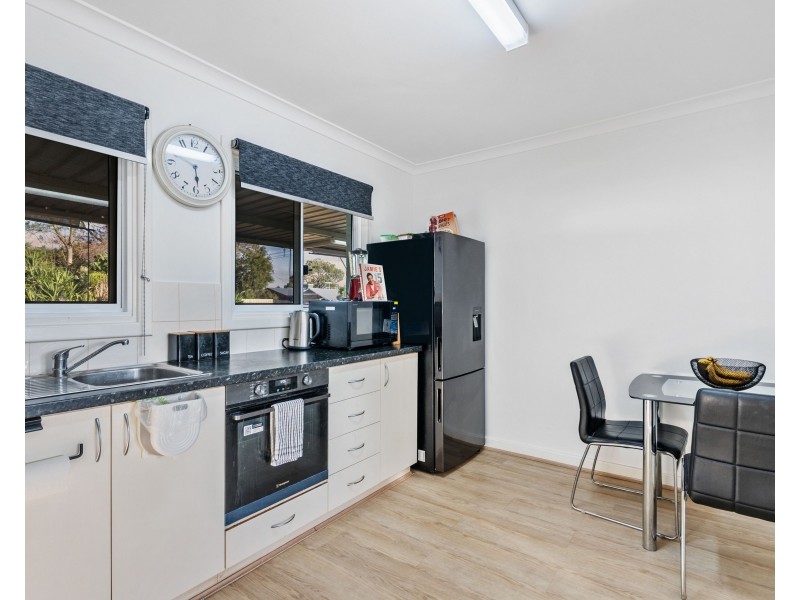 13D Shalford Way, Girrawheen WA 6064