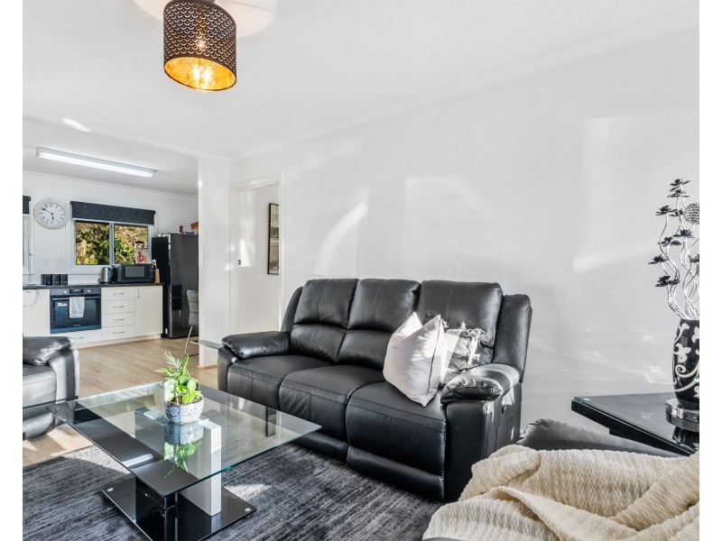 13D Shalford Way, Girrawheen WA 6064