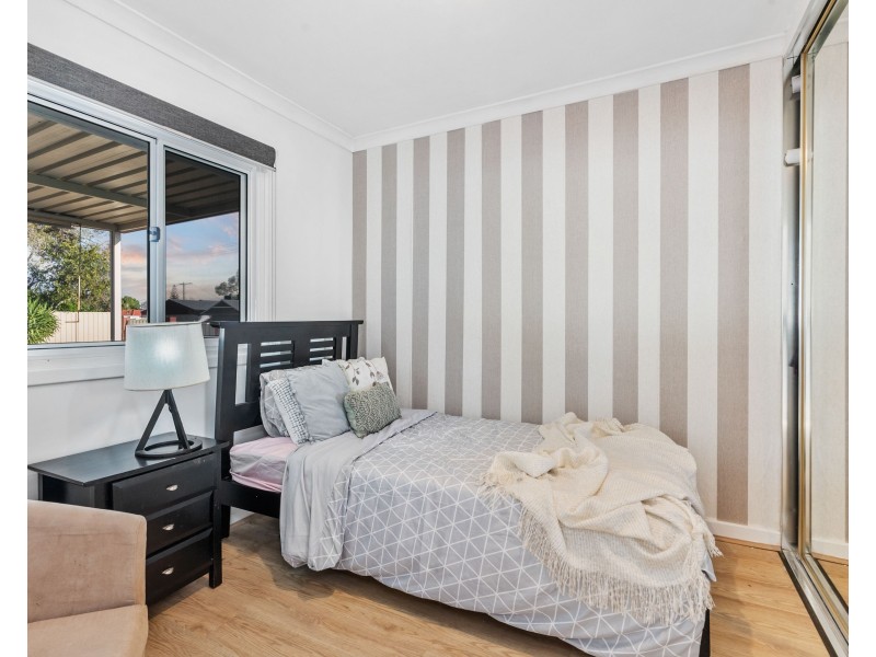 13D Shalford Way, Girrawheen WA 6064