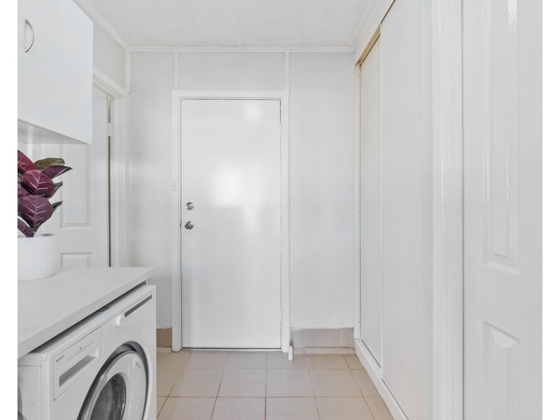 13D Shalford Way, Girrawheen WA 6064